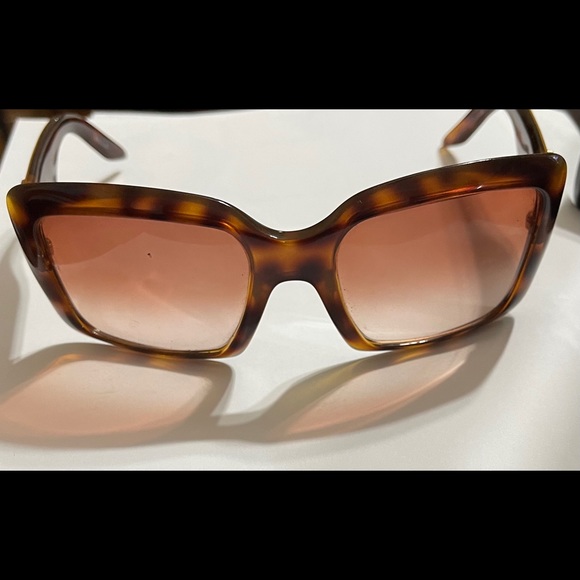 Sunglasses - Picture 1 of 5